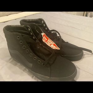 Black vans brand new men’s 8.5 women’s 10